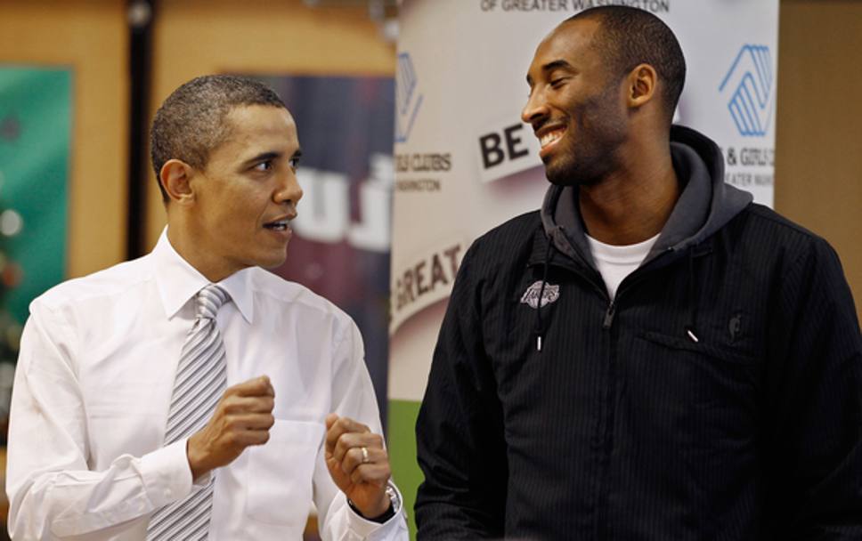 2010 Barack Obama con Kobe (Nba/Getty)